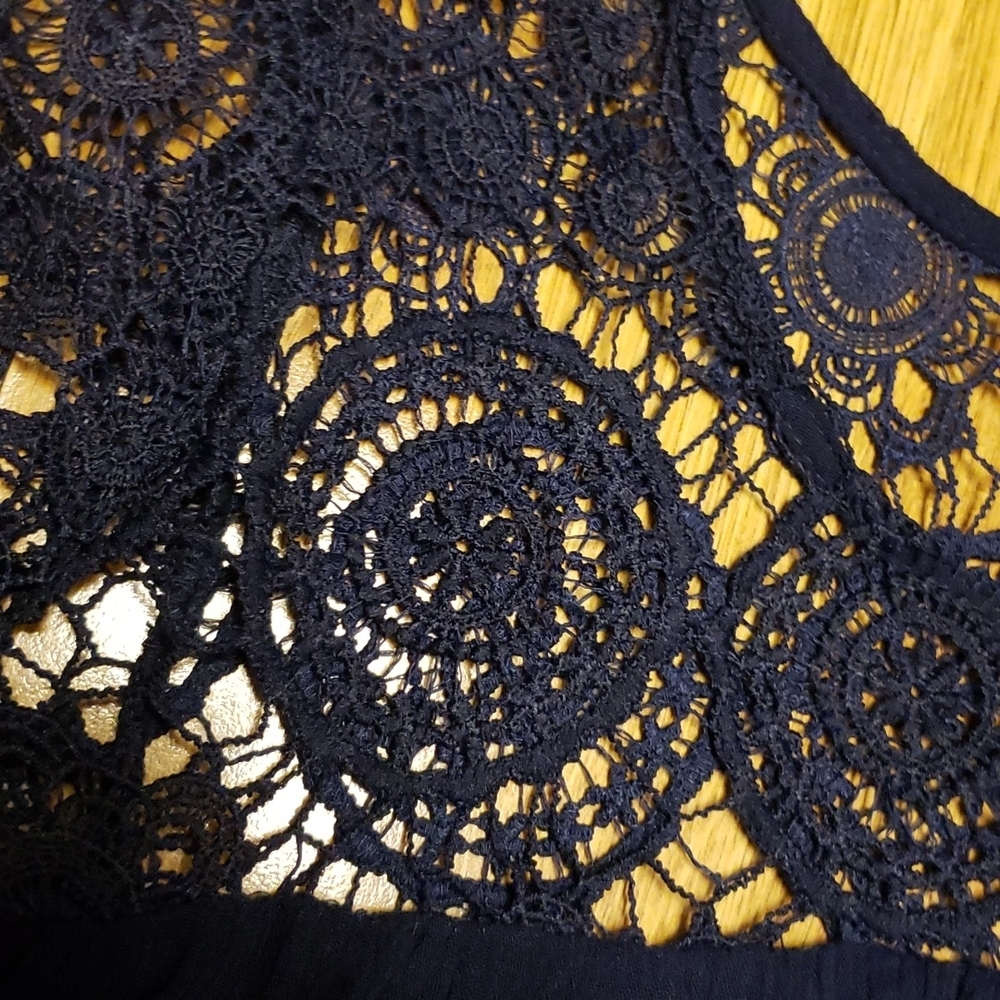 Altar'd State navy lace & gauze tunic sz small - Picture 2 of 3